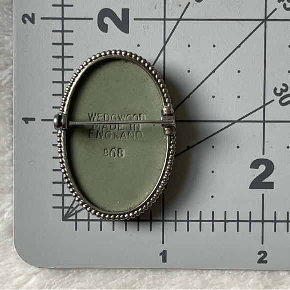 WEDGEWOOD | Sterling Silver Frame | Green Jasperware "Dancing" Brooch Pin 1970's - Picture 7 of 14